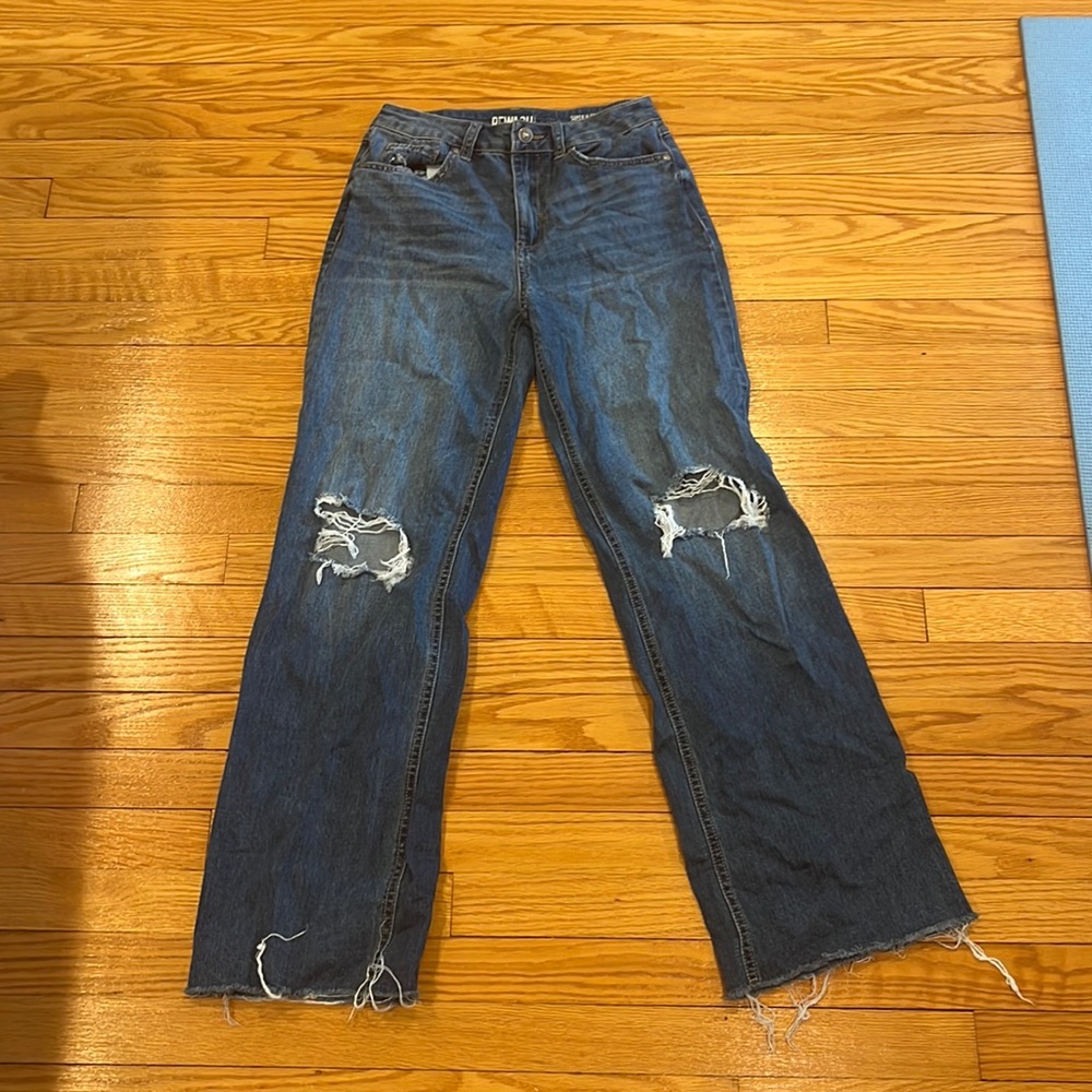 Tj maxx dark wash wide leg ripped jeans. Size 26 women’s.